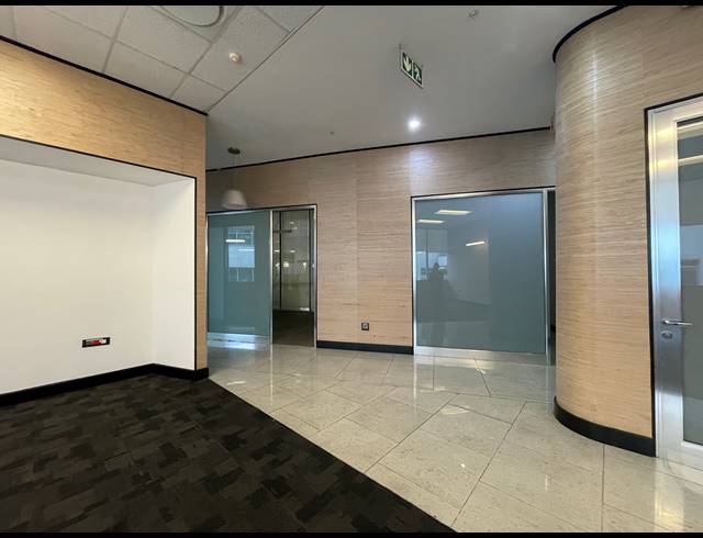 559M² OFFICE TO LET IN SANDTON CENTRAL